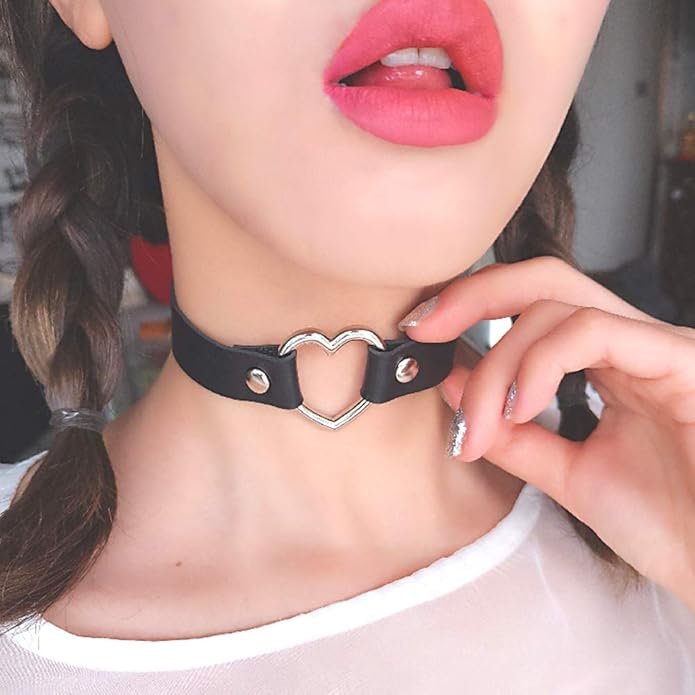 Heart Pendant Choker